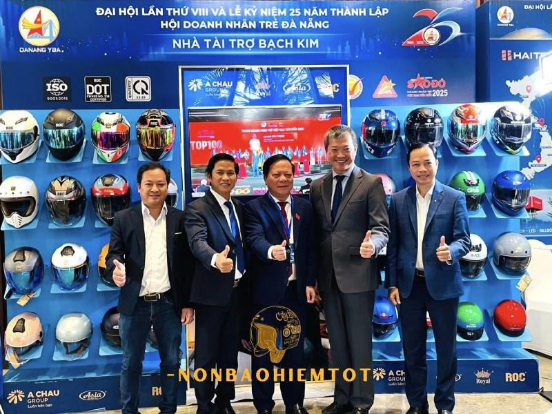 Công dụng khác của mũ bảo hiểm là Kết nối trách nhiệm cá nhân với an toàn cộng đồng