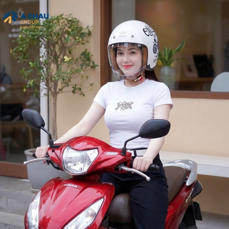 Nên chọn mũ 3/4 có kính để bảo vệ tốt hơn